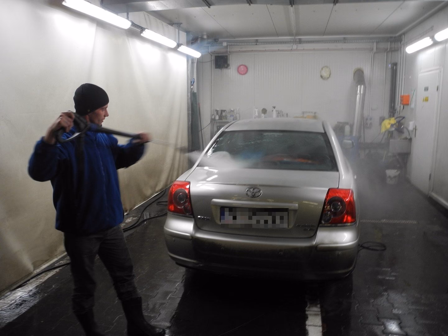 Ile kosztuje myjnia bezdotykowa w Białymstoku?