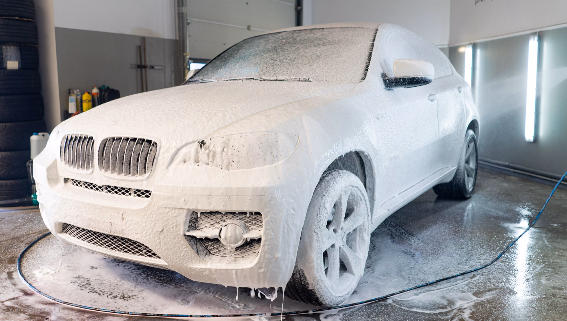 Czy myjnia automatyczna jest bezpieczna dla kabrioletu?