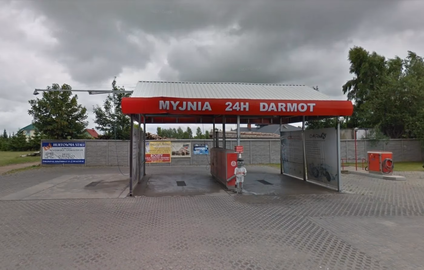 Jak umyć auto na myjni bezdotykowej?