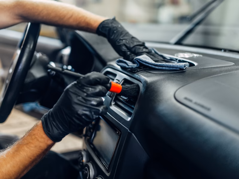 Czy mycie parą niszczy lakier?