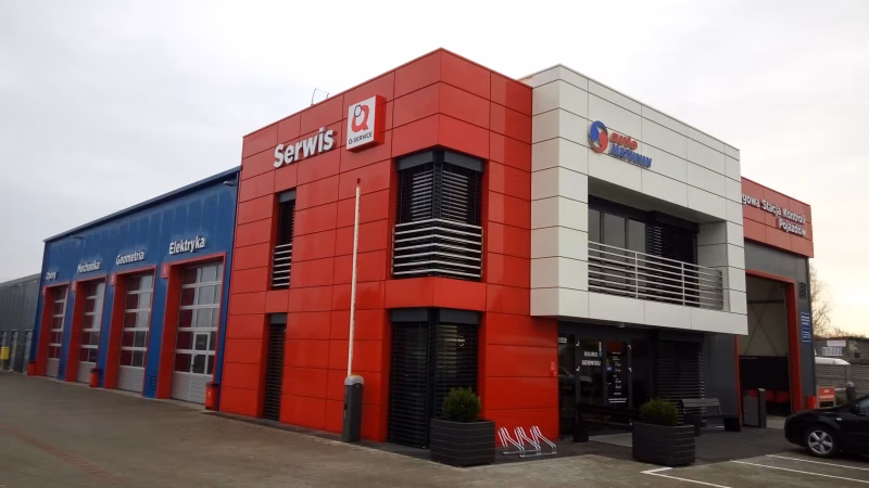 Jak umyć auto na myjni automatycznej?