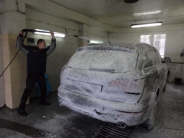 Jak często woskować auto?