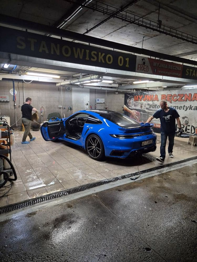 Czy mycie auta zimą jest bezpieczne?