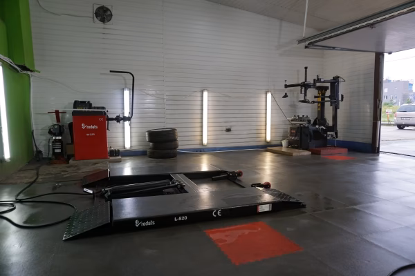 Czy myjnia ręczna rysuje lakier?