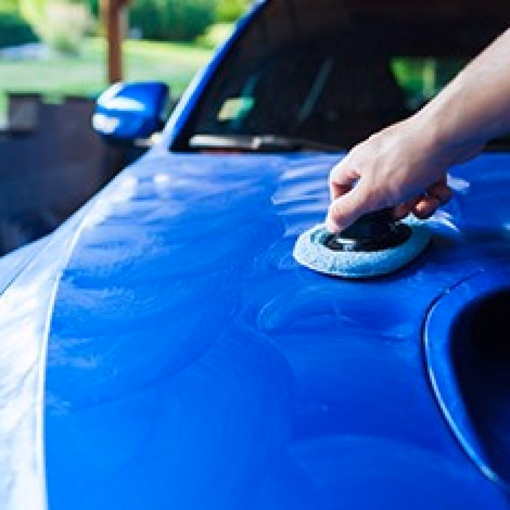 Ile kosztuje woskowanie auta u detailera?