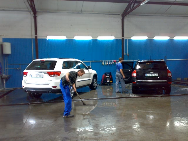 Czym najlepiej umyć auto żeby nie było zacieków?