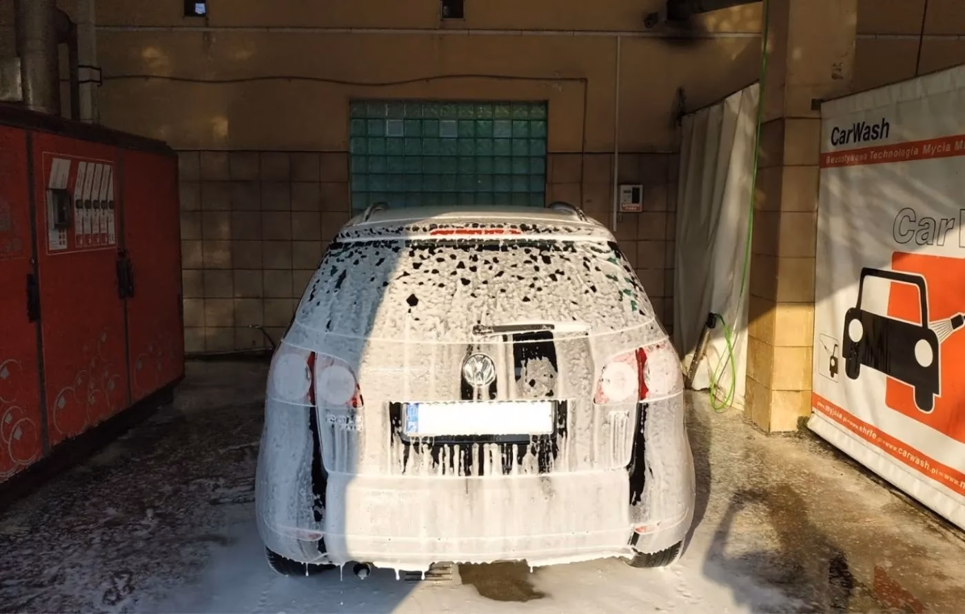 Jak myc auto żeby nie porysować?