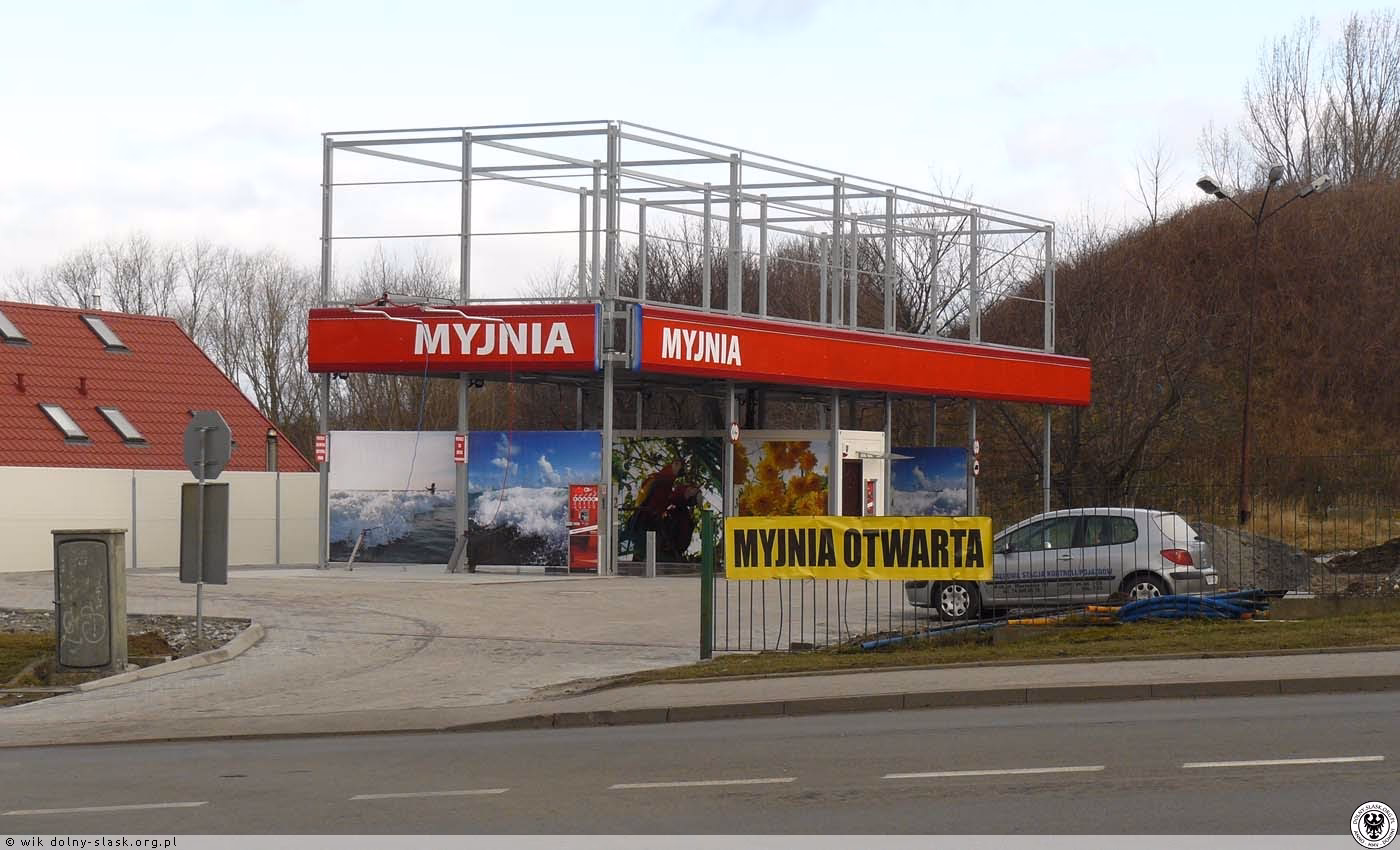 Czy myjnia automatyczna rysuje lakier?