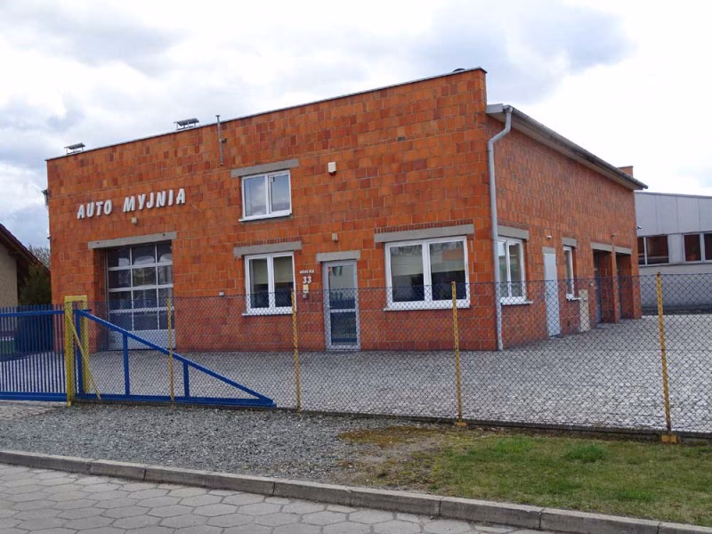 Czy na Okólnej w Ostrowie Wlkp jest myjnia?