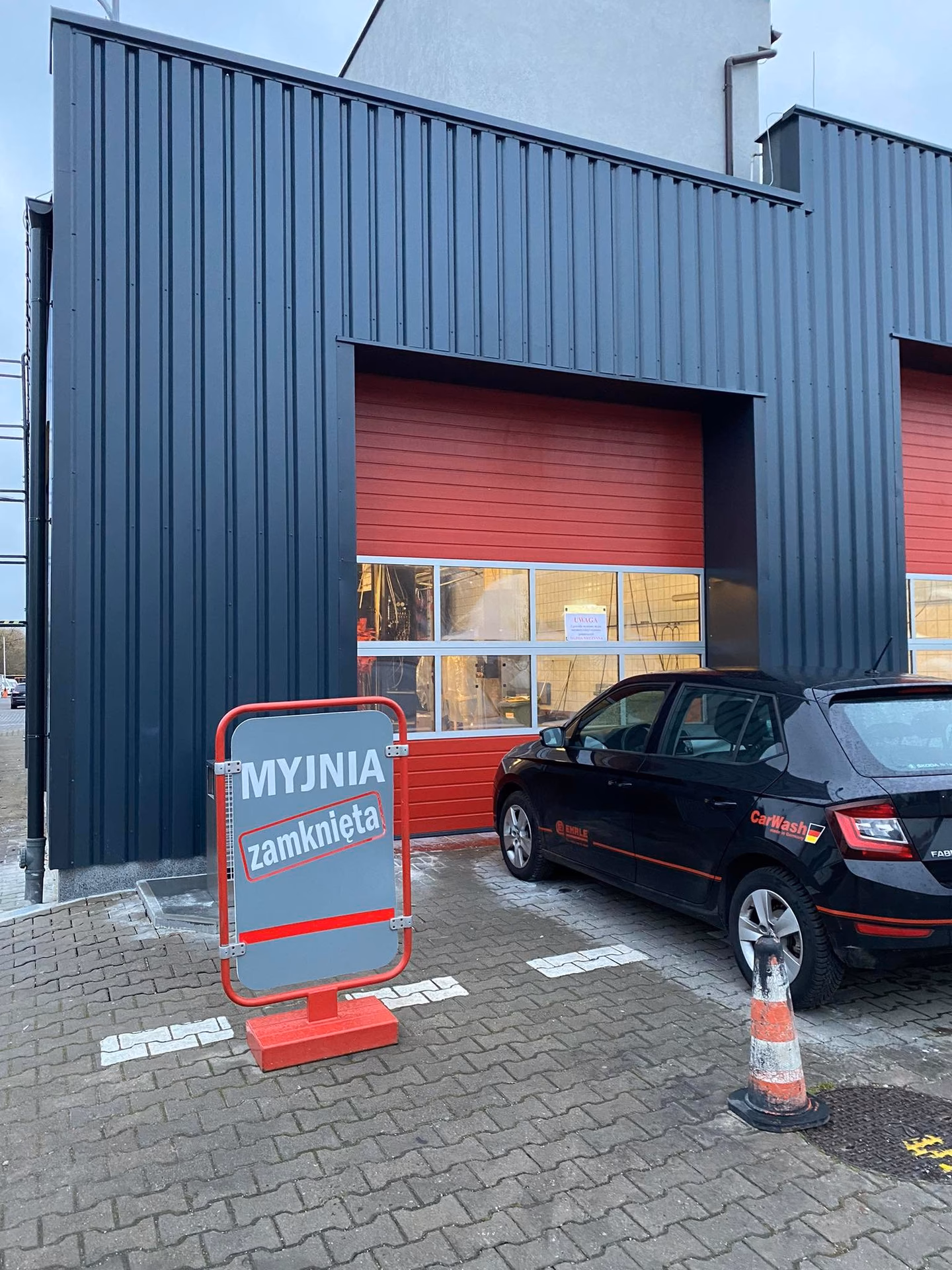 Jak często myć auto na myjni?